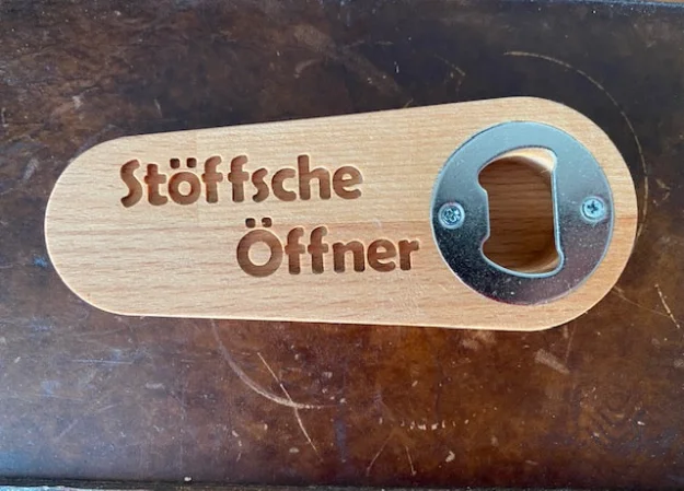 cropped-Screenshot-2026-07-24-at-10-19-07-Bembeltown.de-Der-Bembel-Shop-·-Produkte-·-Flaschenoeffner-Stoeffsche-Oeffner-·-Shopify